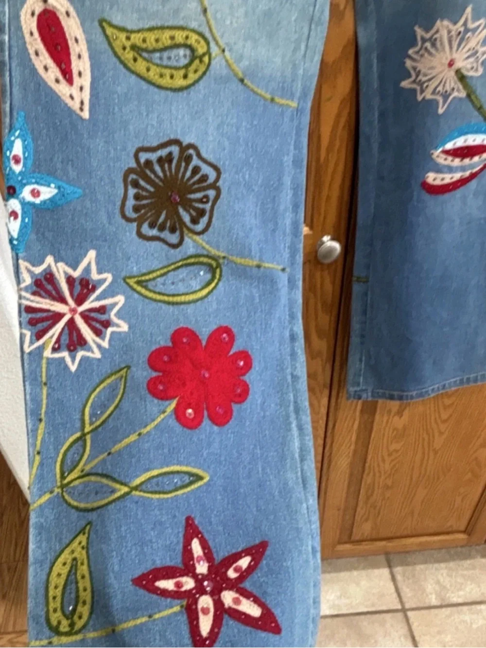 24 Karat Designer Women’s Straight Leg Embroidered Jeans - Light Blue size 12 - Picture 2 of 8